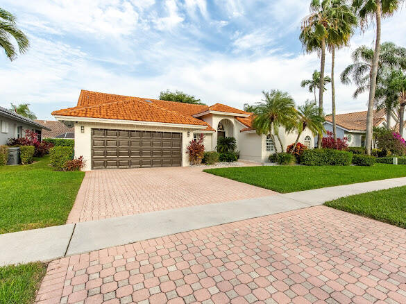 6155 Golf Villas Drive