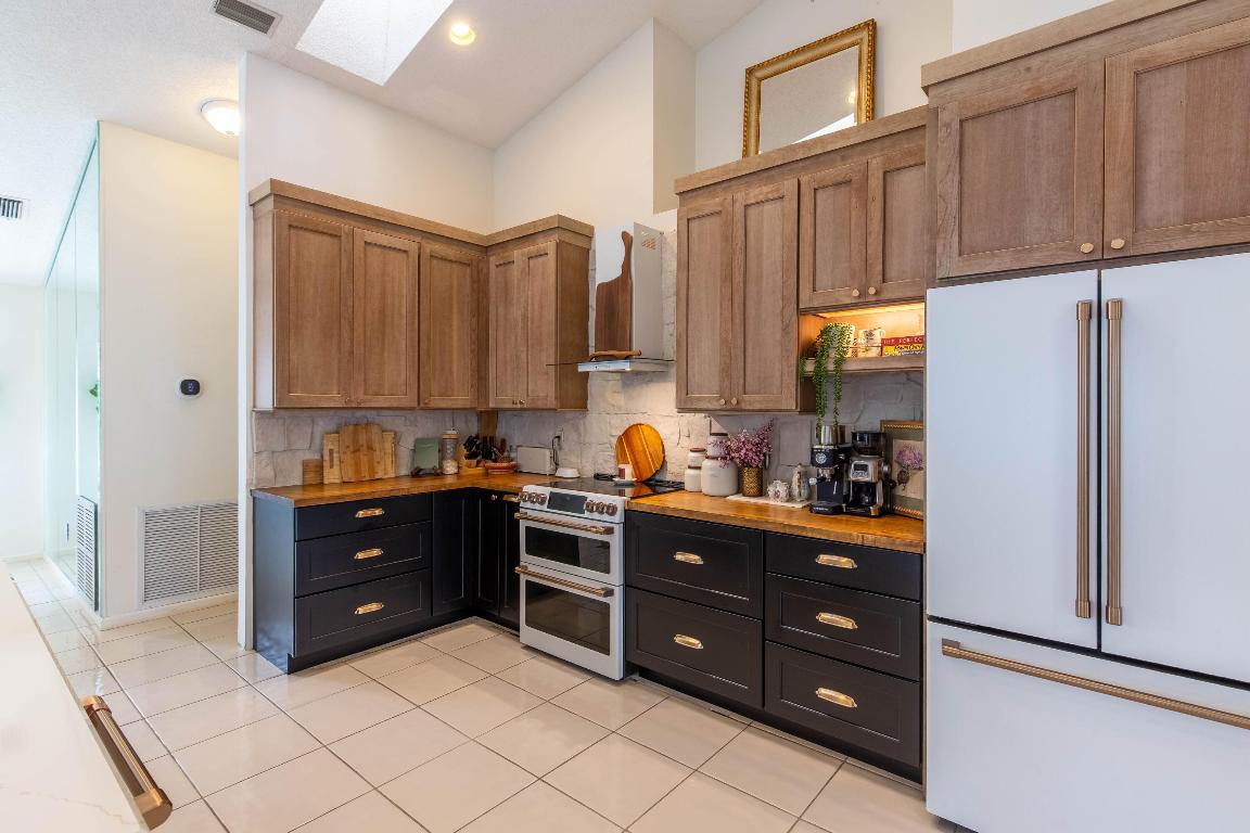 GOLF COLONY - Residential