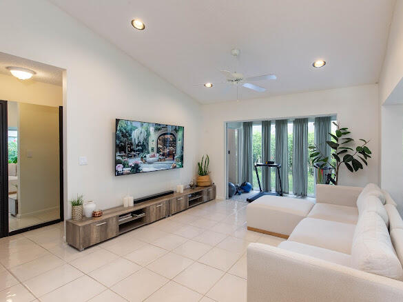 GOLF COLONY - Residential