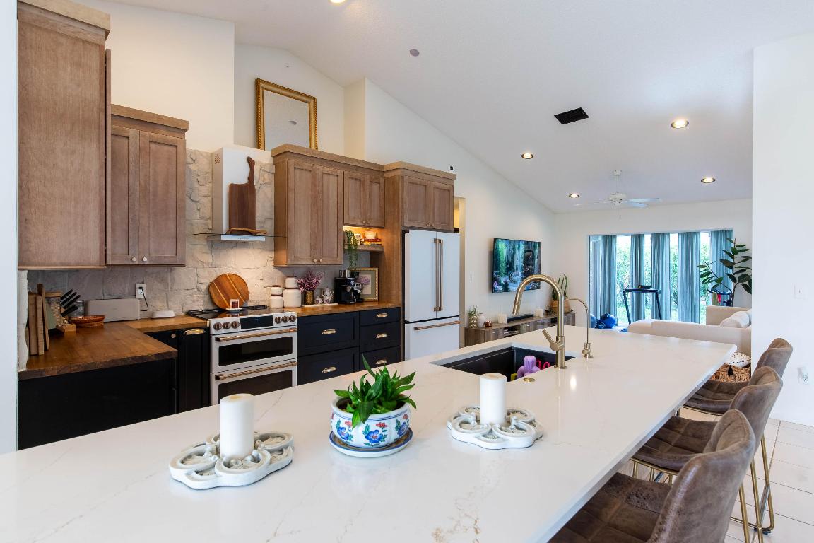 GOLF COLONY - Residential