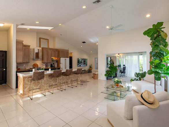 6155 Golf Villas Drive