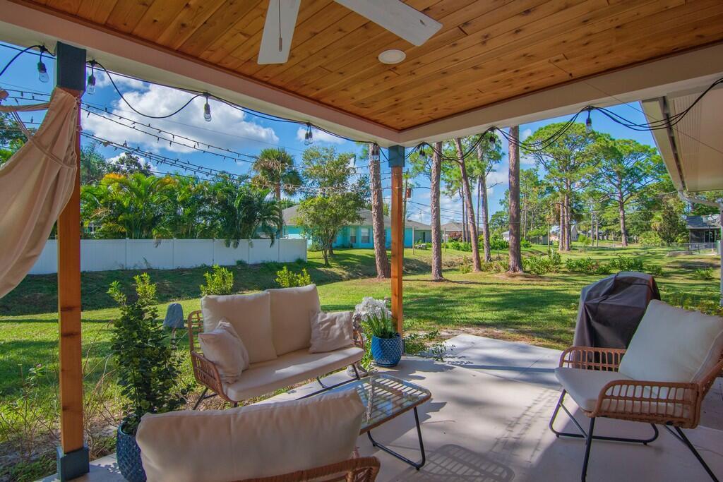 SEBASTIAN HIGHLANDS UNIT - Residential