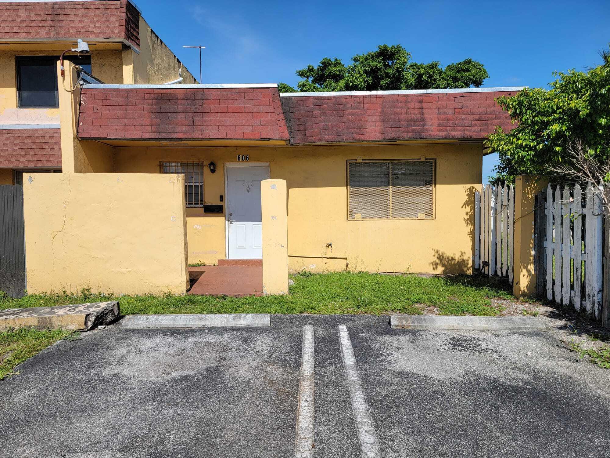 606 NW 179th Street, Miami Gardens FL 33169