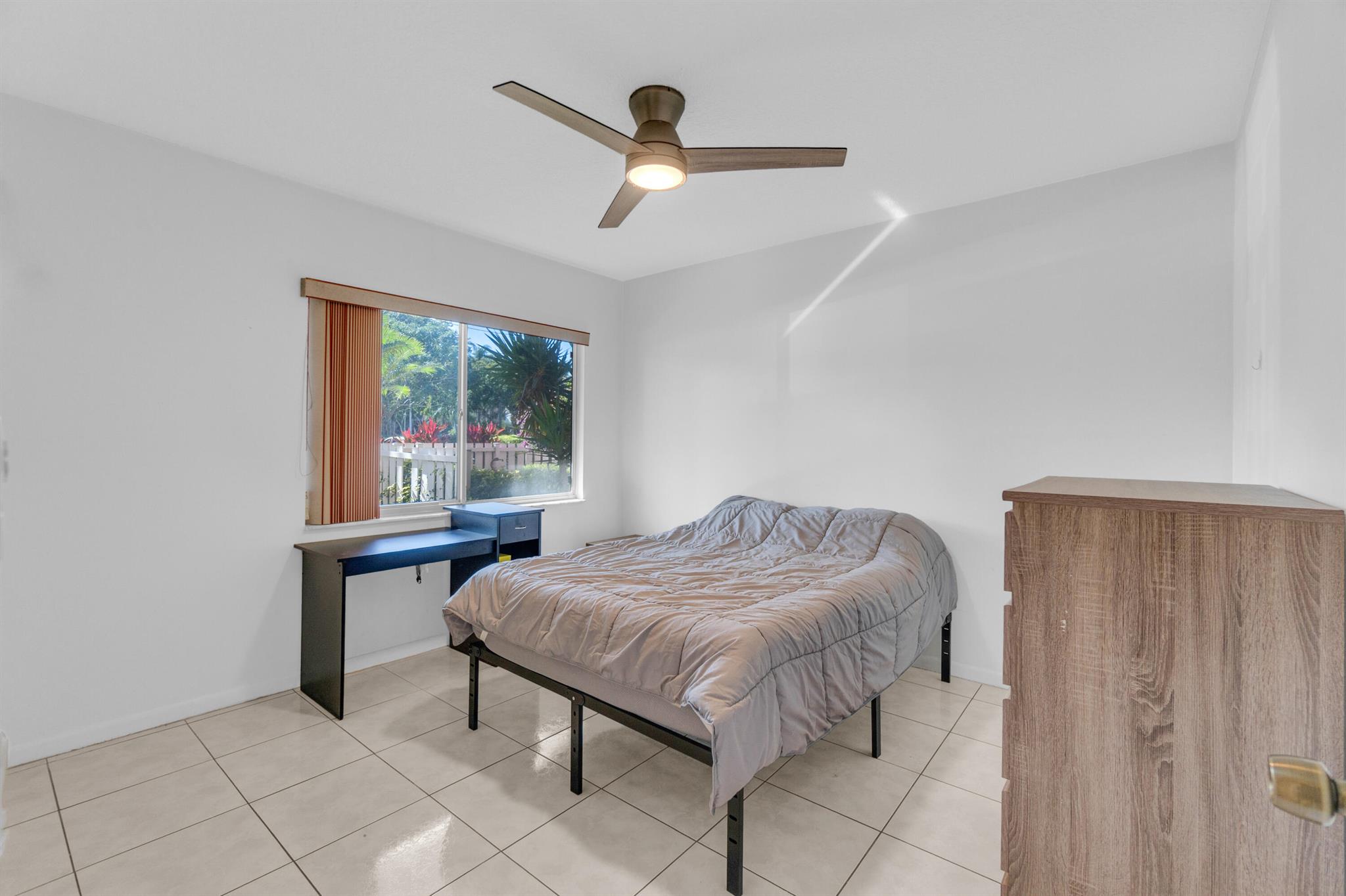 HUNTINGTON LAKES SEC FOUR - Residential