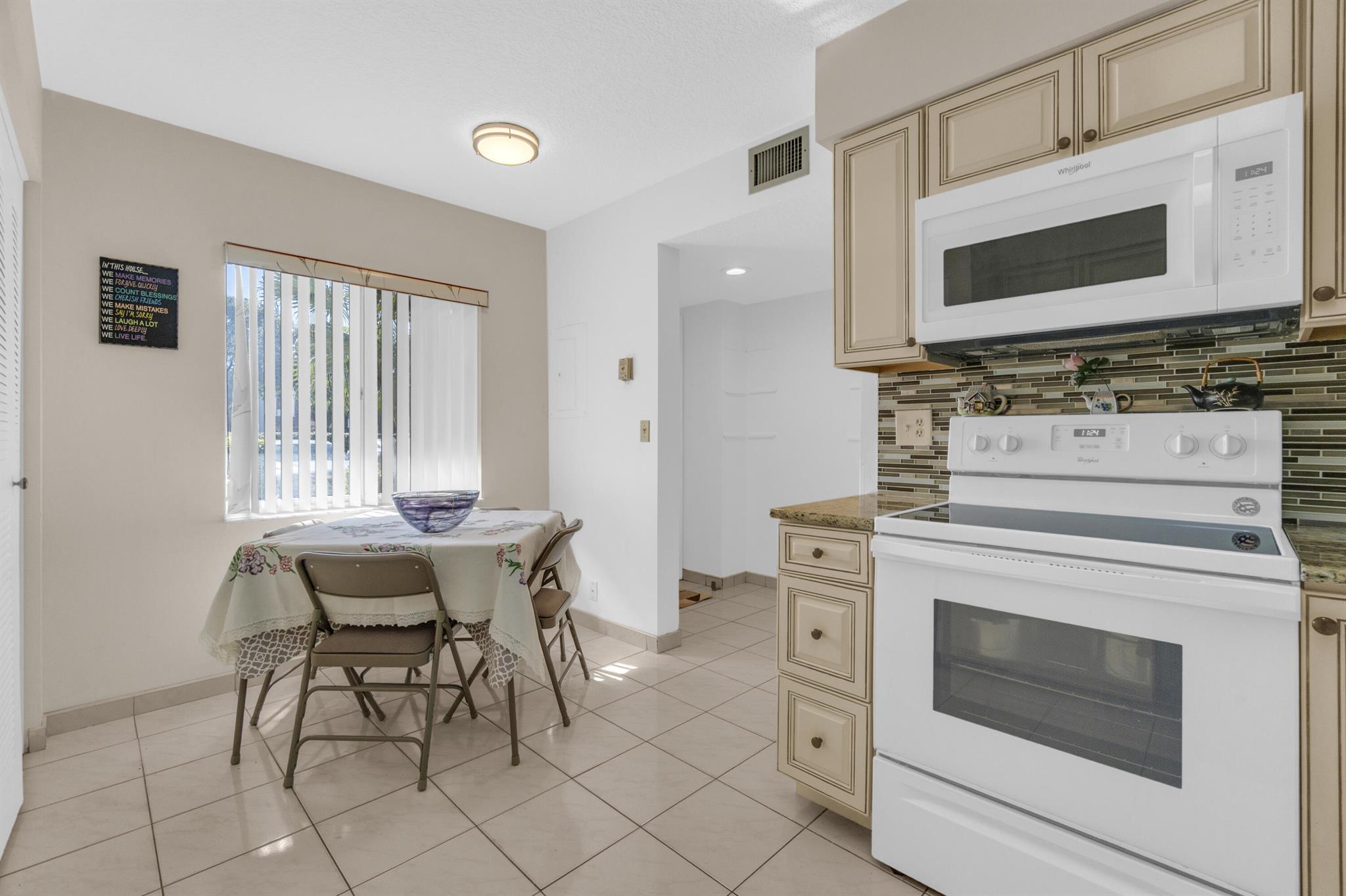 HUNTINGTON LAKES SEC FOUR - Residential