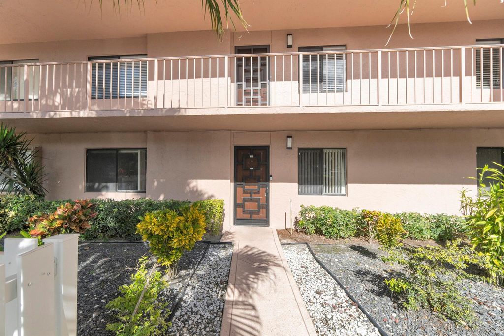 Photo of 7301 Amberly Lane #109, Delray Beach, FL 33446 (MLS # R11148598)