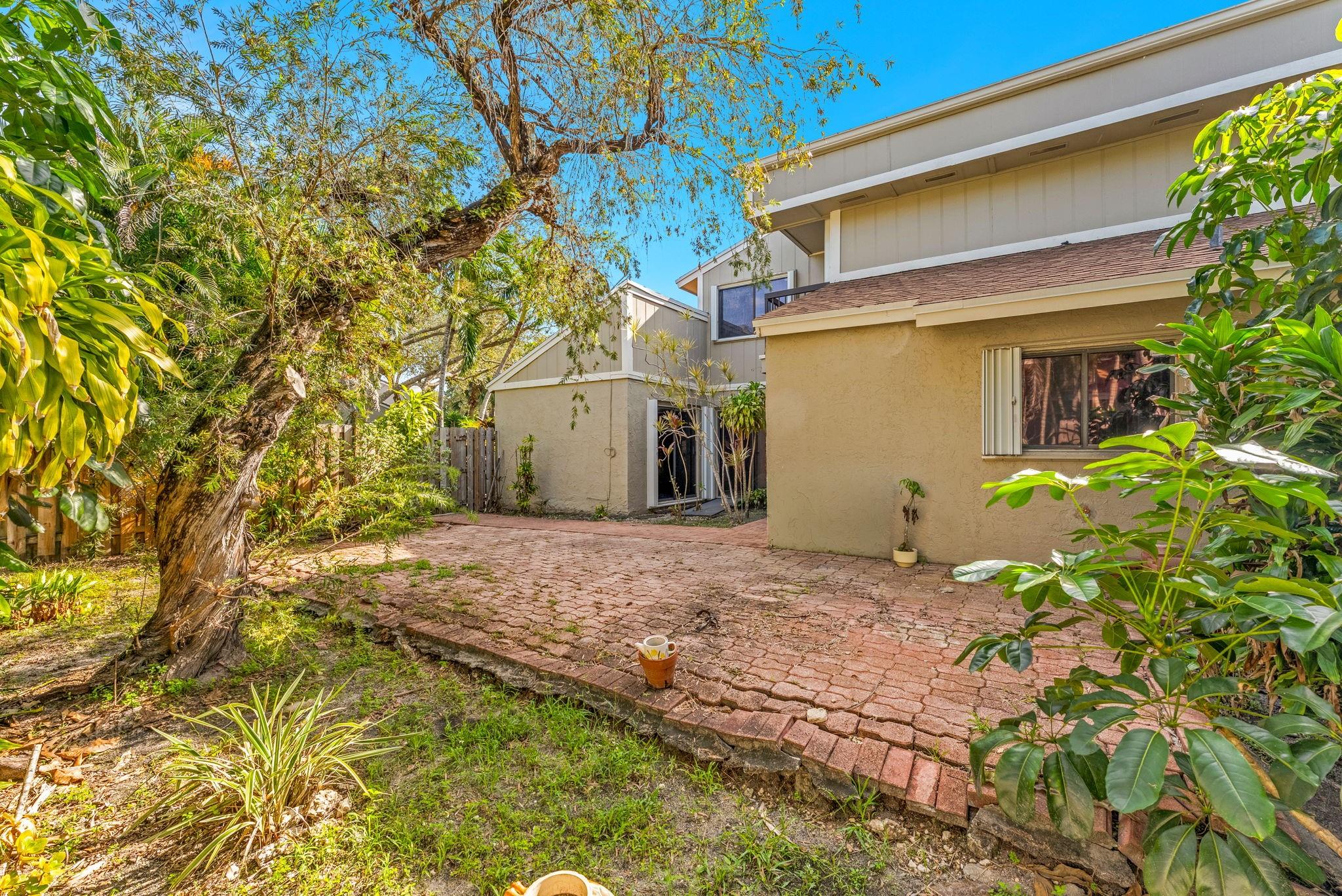 View photos, virtual tours, details... 13292 NW 7th Ct 13292