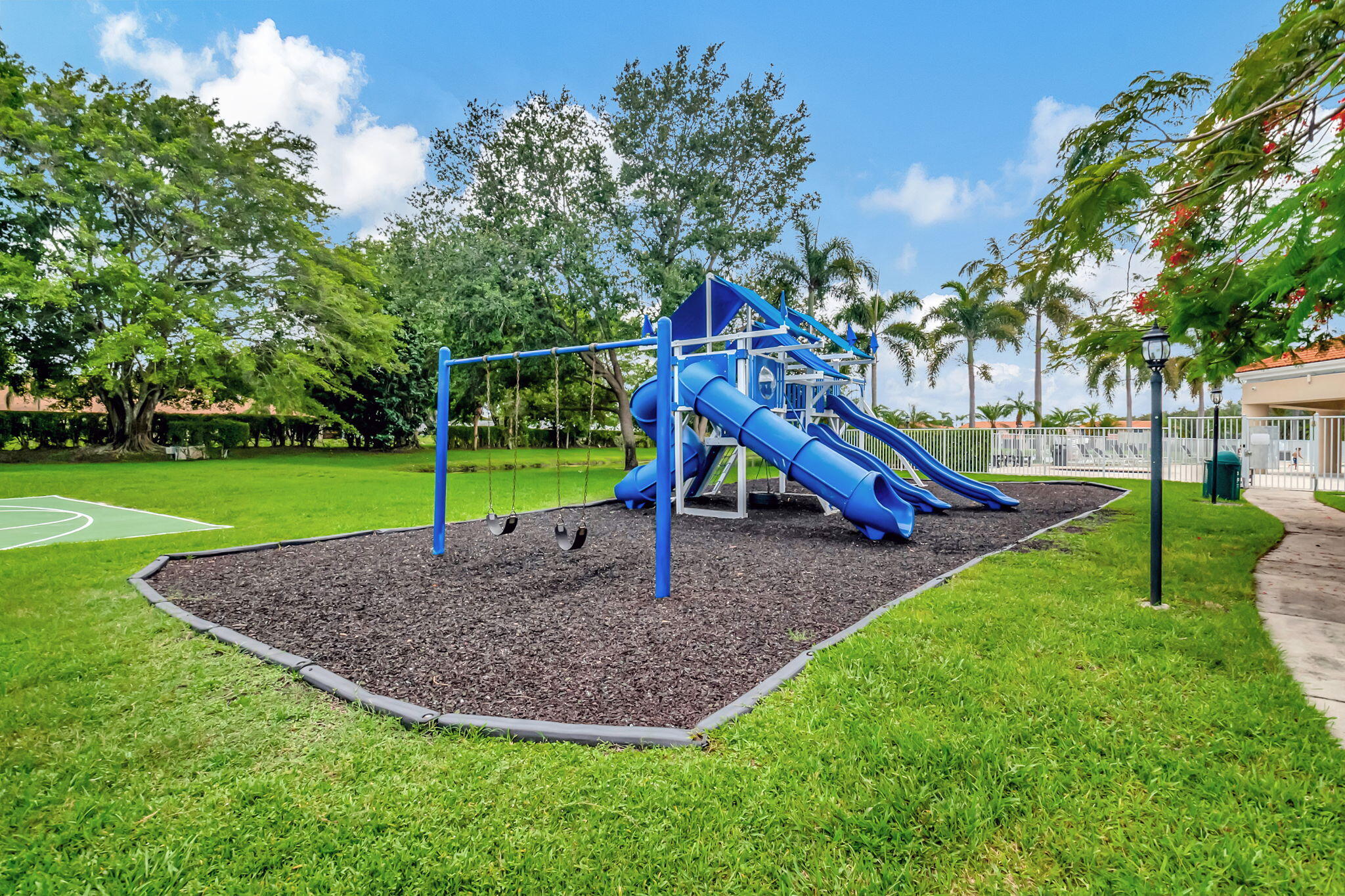 BOCA AZUL PH 1 - Residential Lease