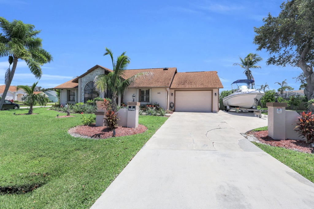 Photo of 2698 SE Calusa Avenue, Port Saint Lucie, FL 34952 (MLS # B26055642)
