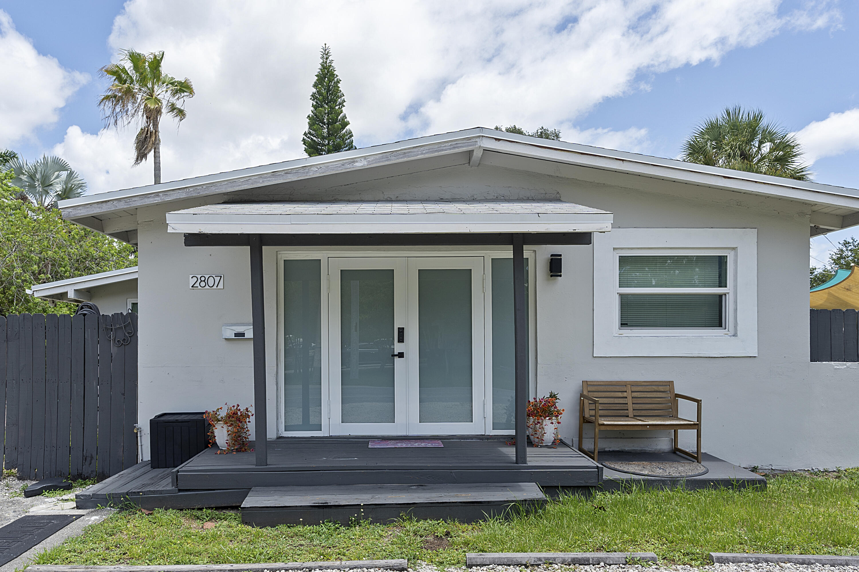 2807 SW 14th