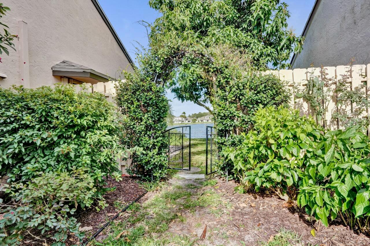 BOYNTON LAKES 5 - Residential