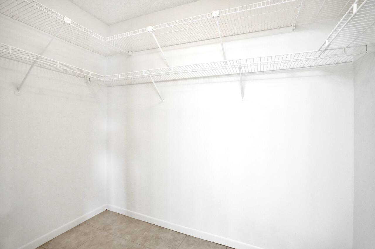 BOYNTON LAKES 5 - Residential