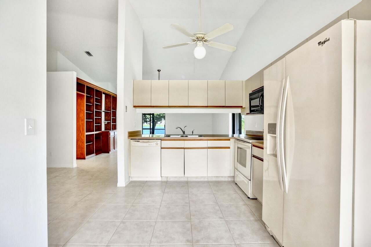 BOYNTON LAKES 5 - Residential