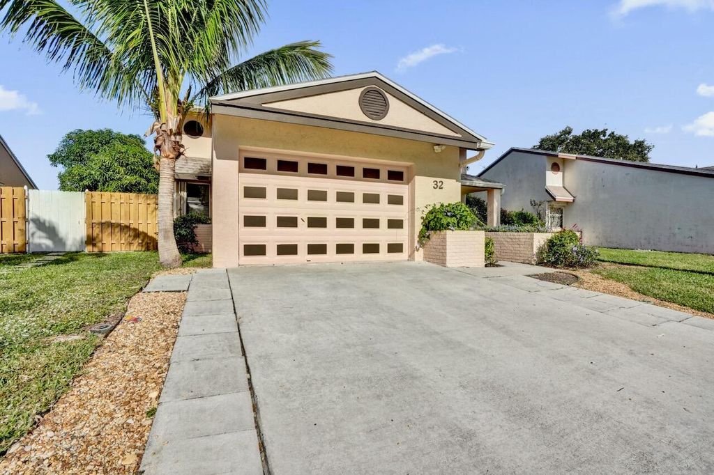 Photo of 32 Buxton Lane, Boynton Beach, FL 33426 (MLS # R11149847)