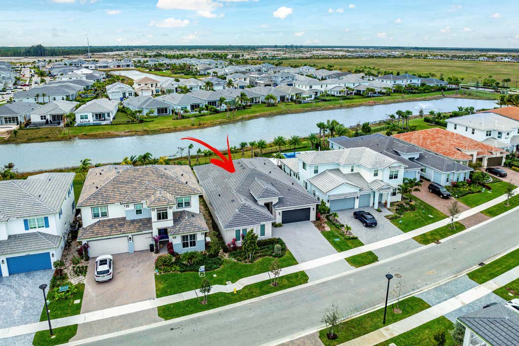 Photo of 12272 Waterstone Circle, Palm Beach Gardens, FL 33412 (MLS # B26054049)