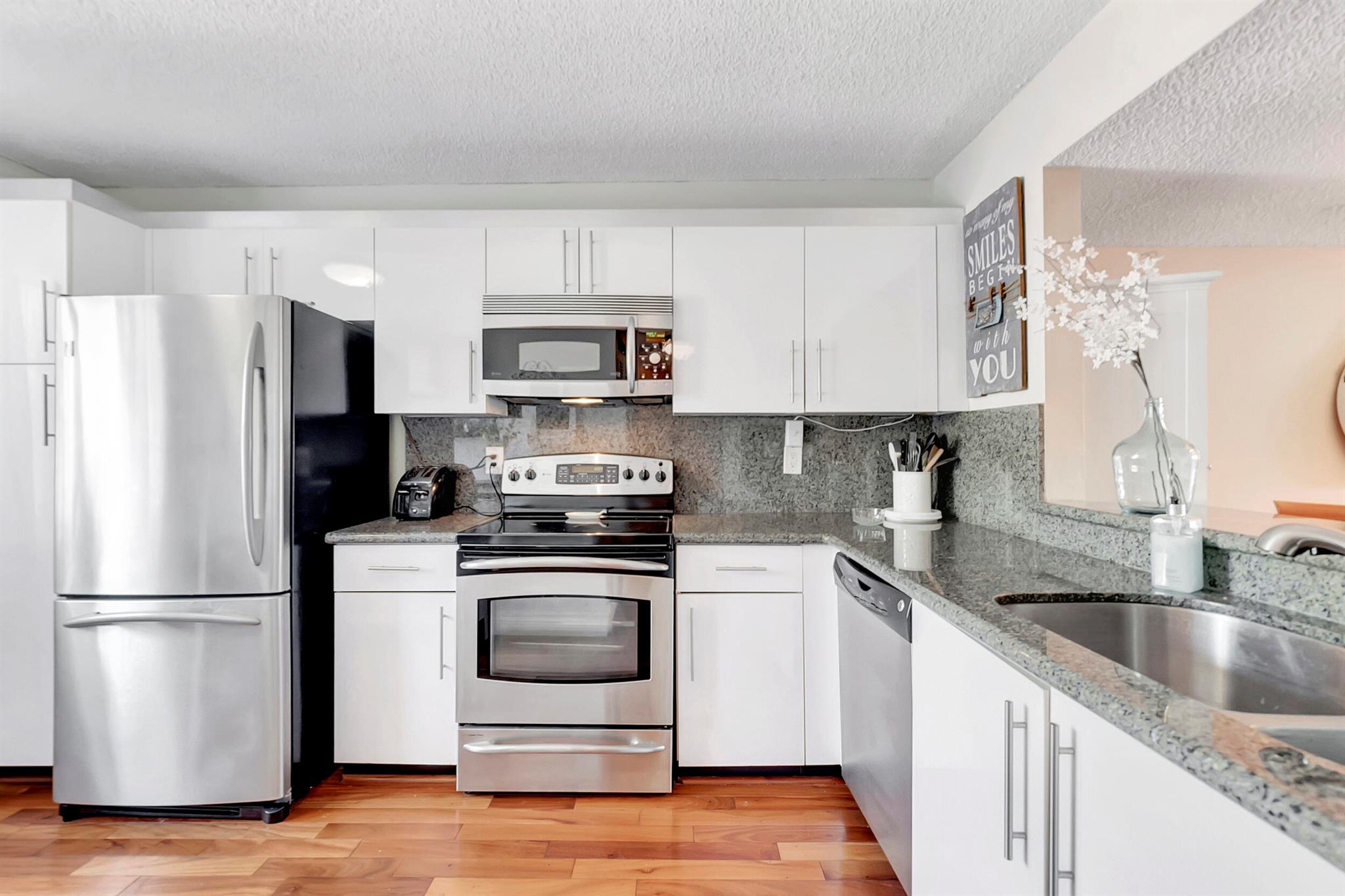 CAPTAINS WALK CONDO - Residential