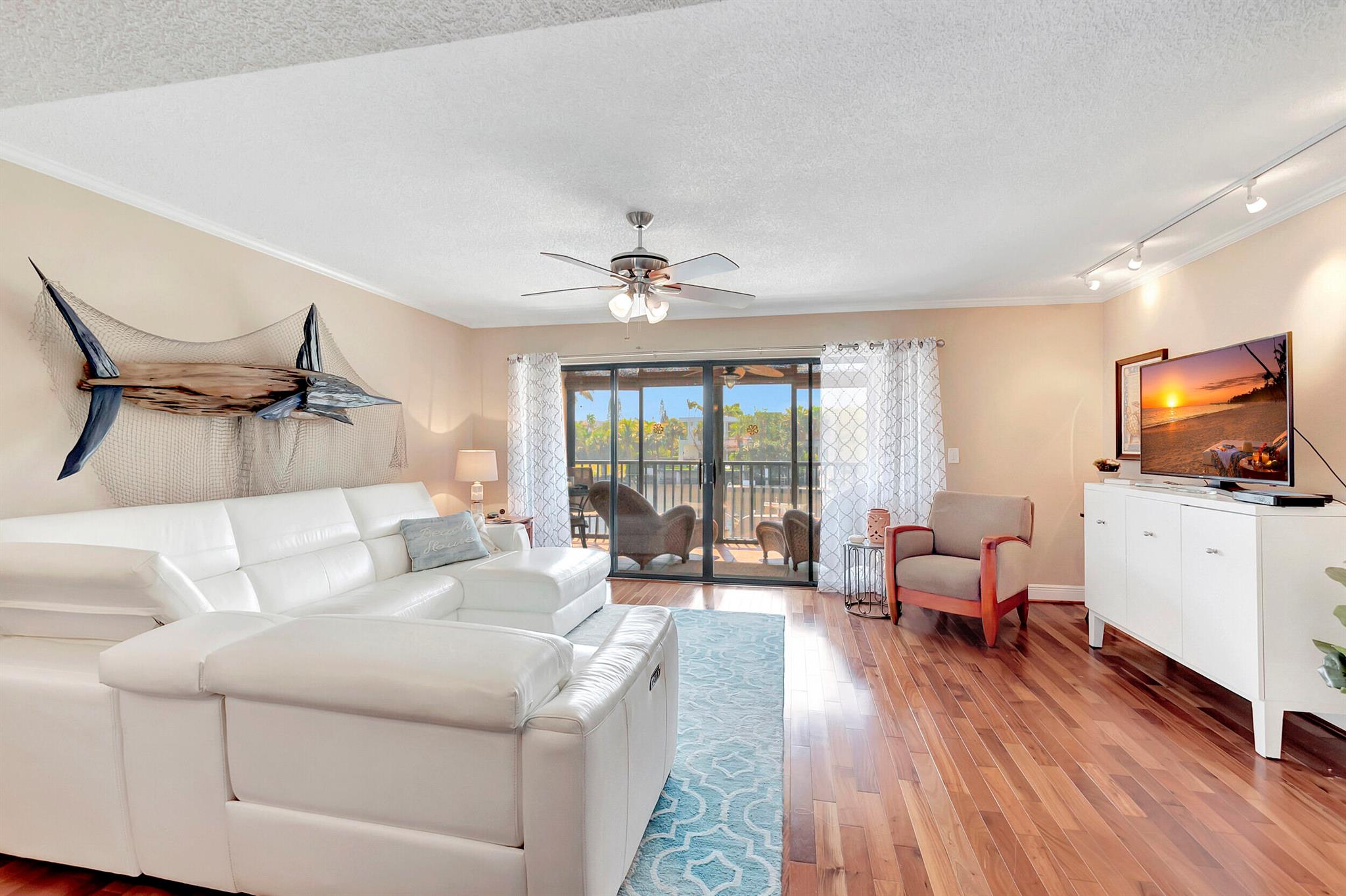 CAPTAINS WALK CONDO - Residential