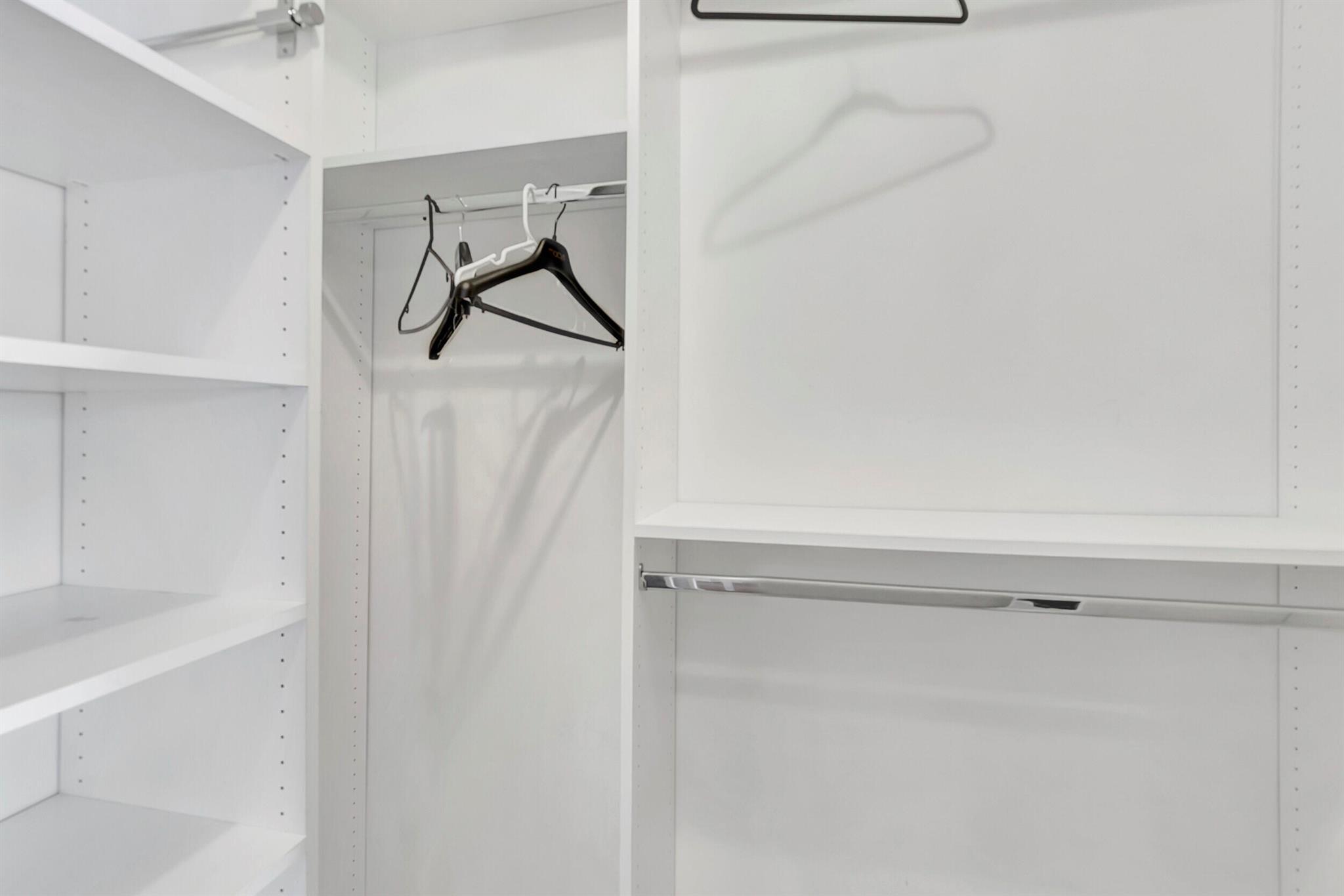 CAPTAINS WALK CONDO - Residential