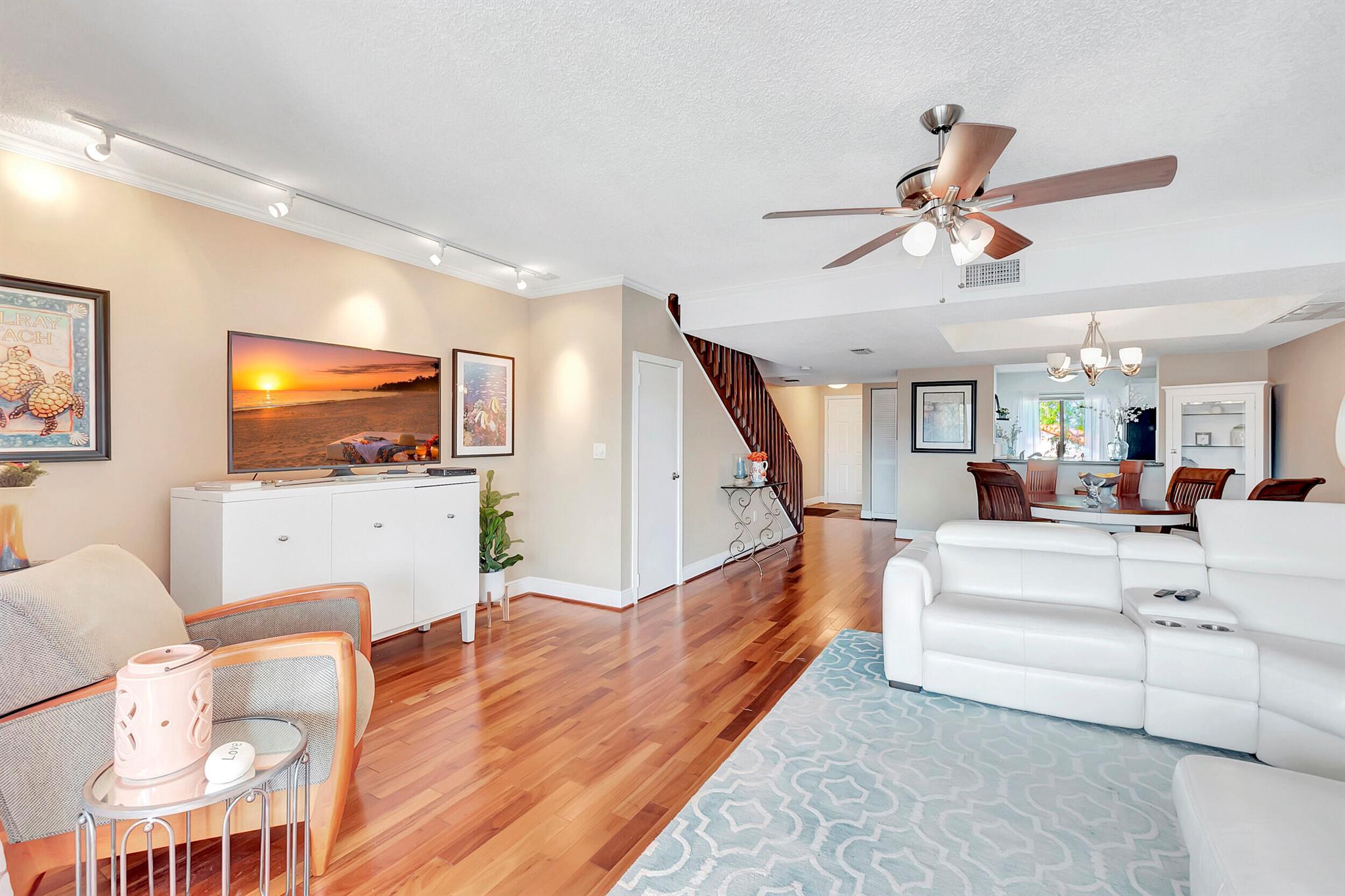 CAPTAINS WALK CONDO - Residential