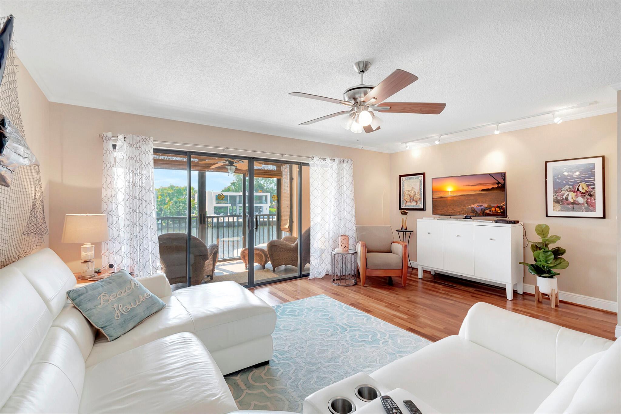 CAPTAINS WALK CONDO - Residential