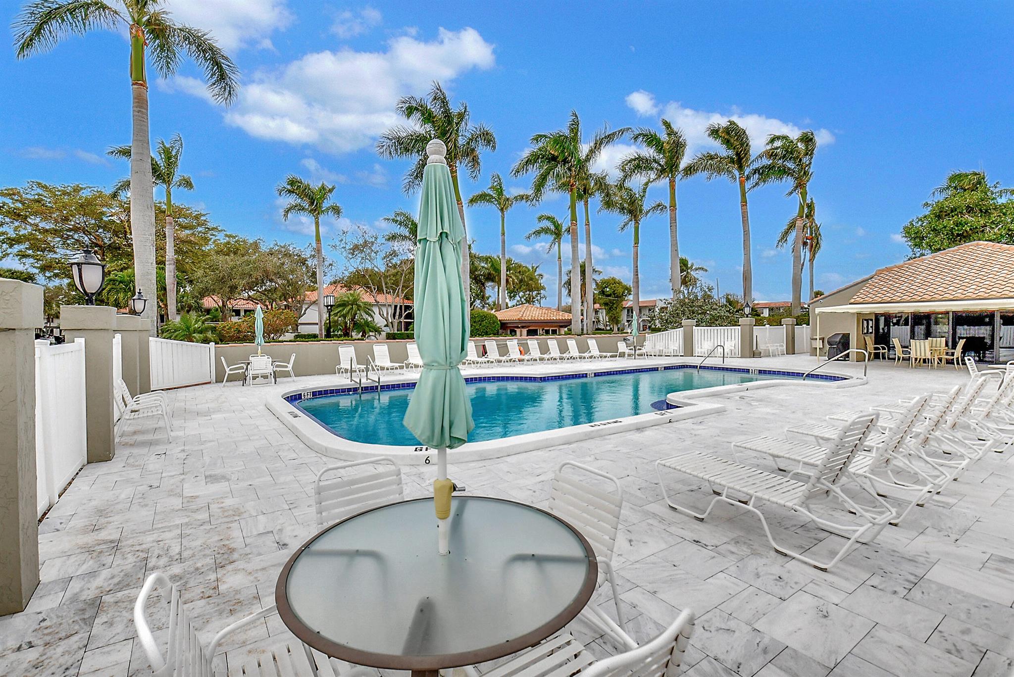 CAPTAINS WALK CONDO - Residential