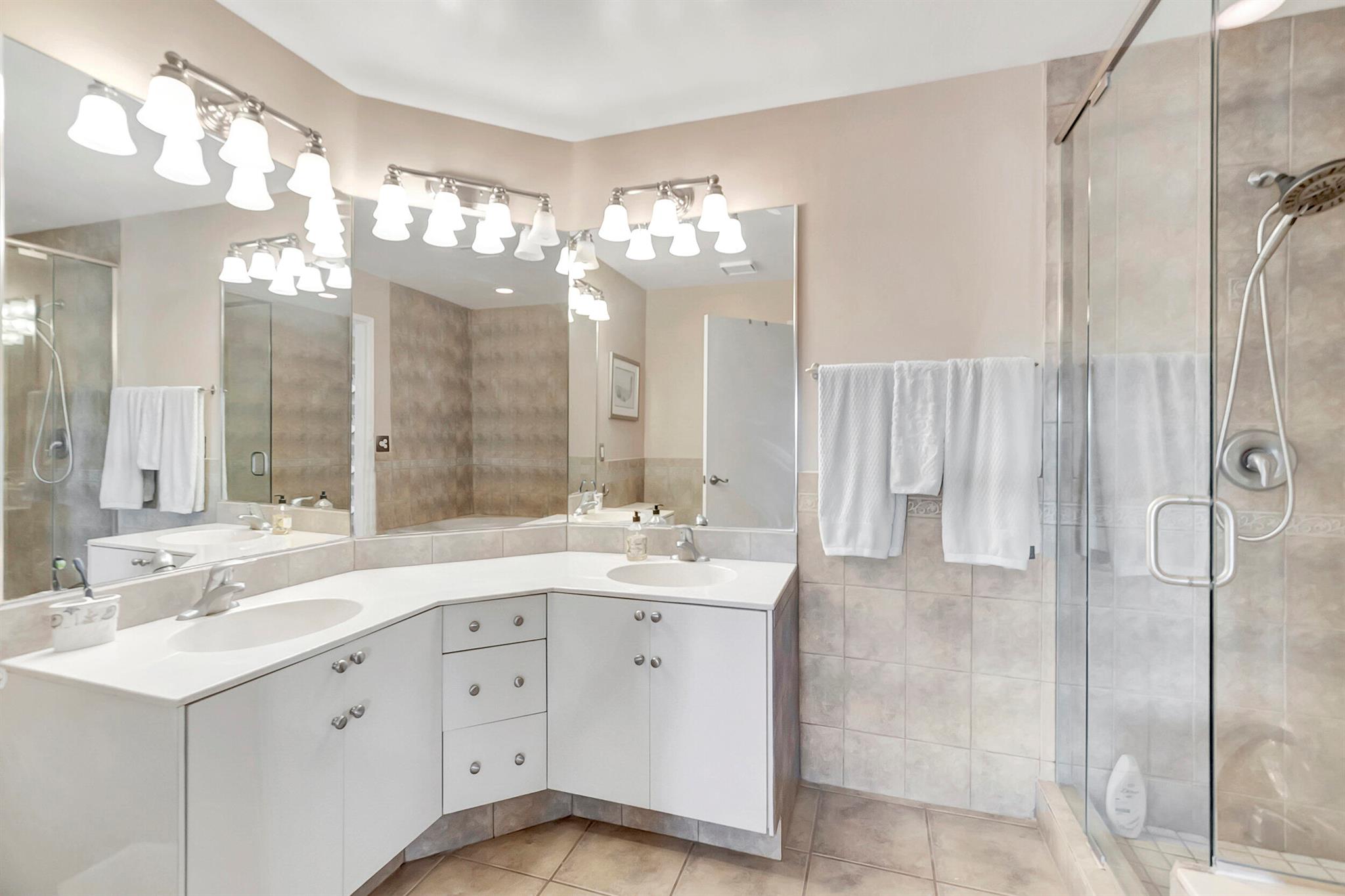 CAPTAINS WALK CONDO - Residential