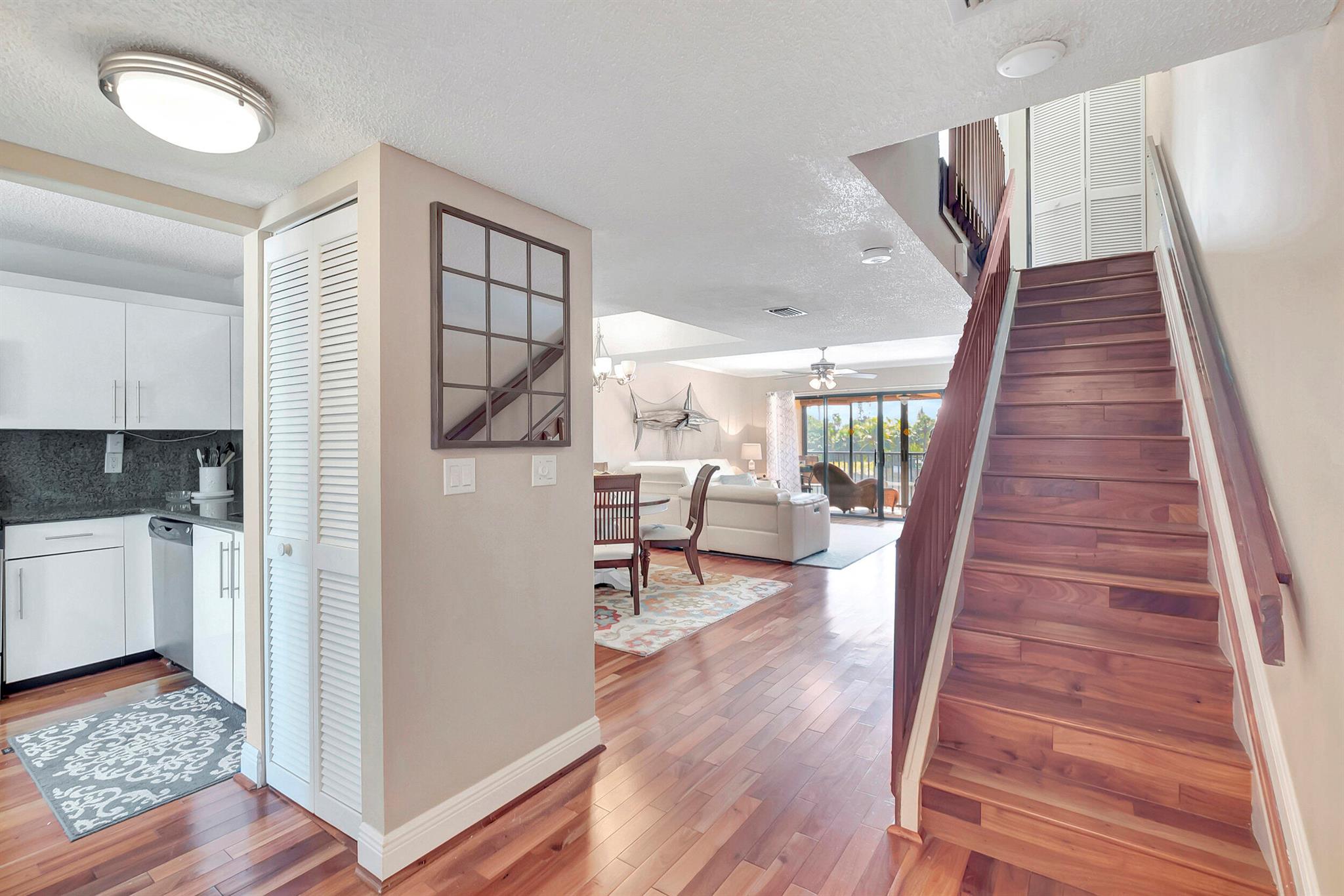 CAPTAINS WALK CONDO - Residential