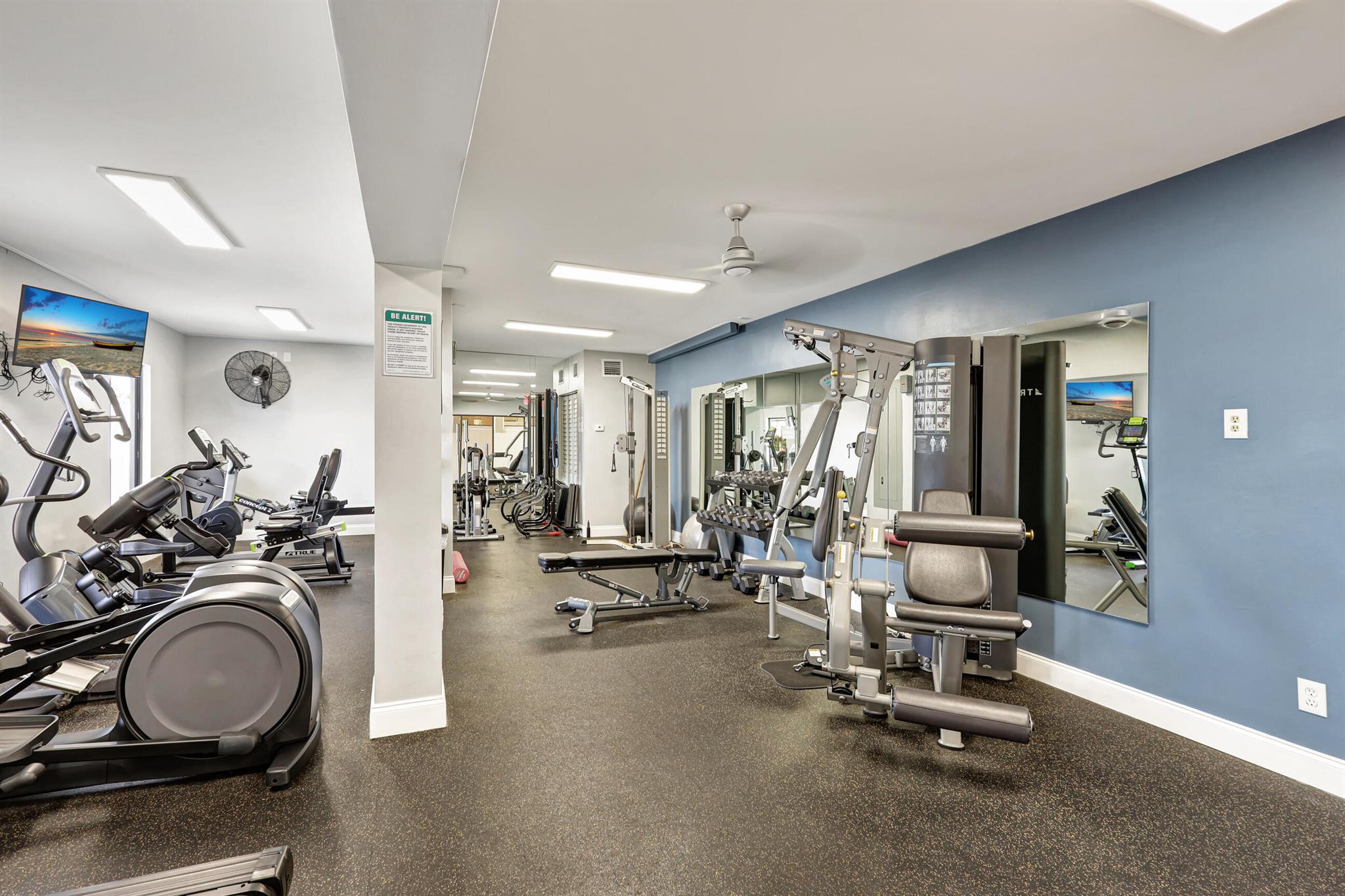 CAPTAINS WALK CONDO - Residential