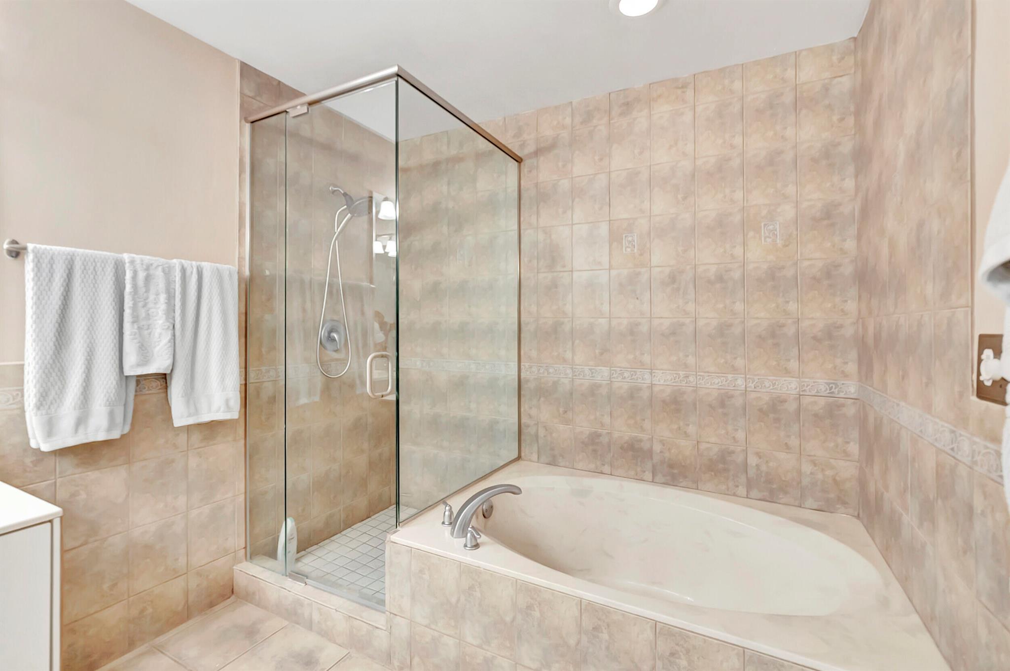 CAPTAINS WALK CONDO - Residential