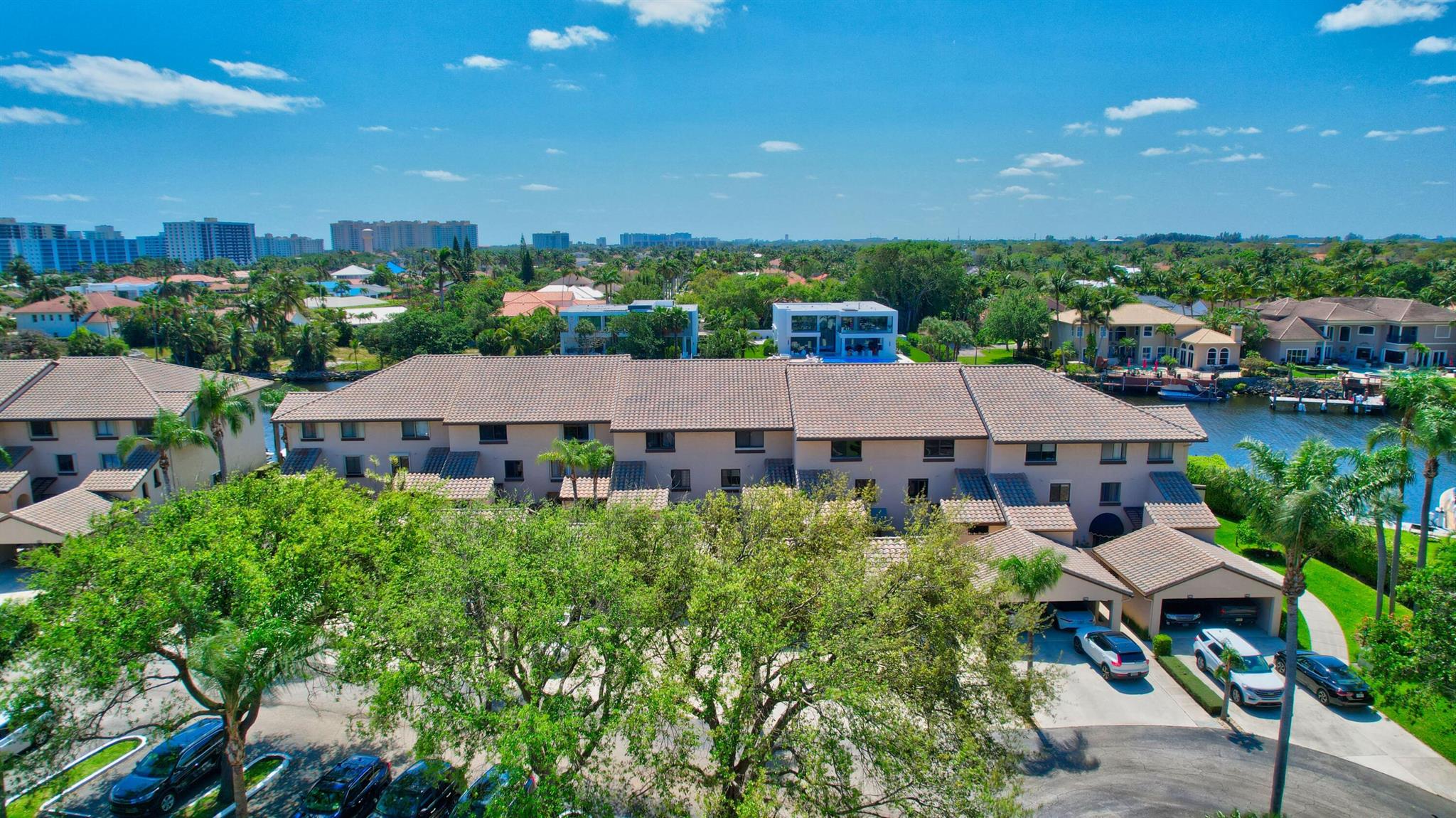 CAPTAINS WALK CONDO - Residential