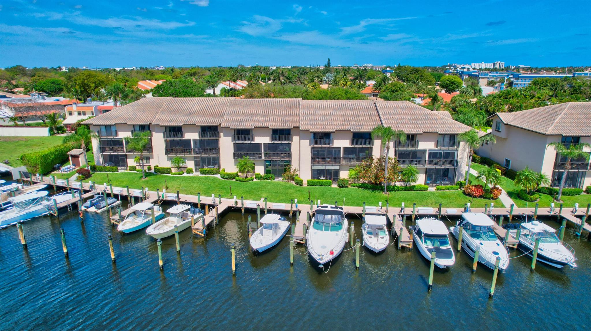 CAPTAINS WALK CONDO - Residential