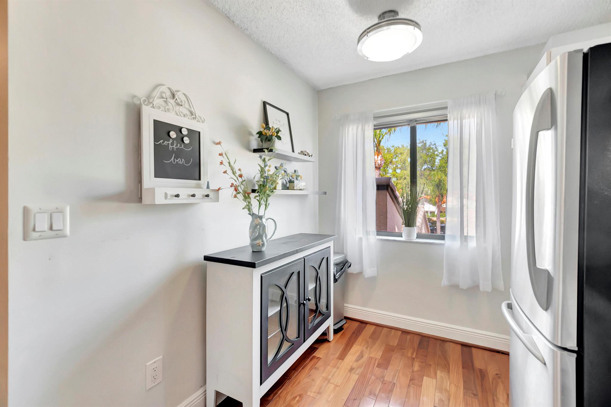 CAPTAINS WALK CONDO - Residential