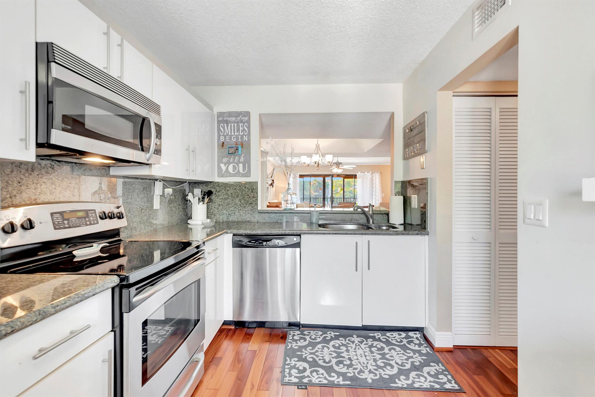 CAPTAINS WALK CONDO - Residential