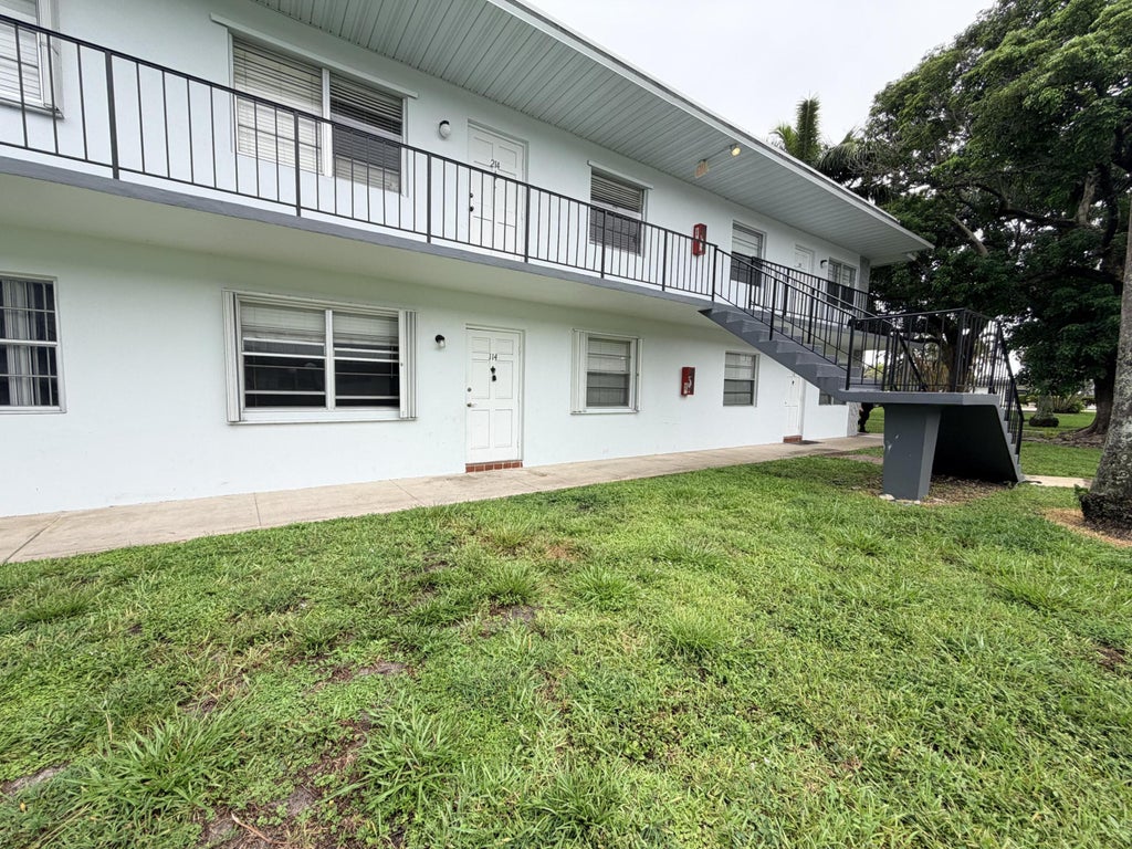 Photo of 6191 SW 37th Street #Apt 114, Davie, FL 33314 (MLS # B26061345)