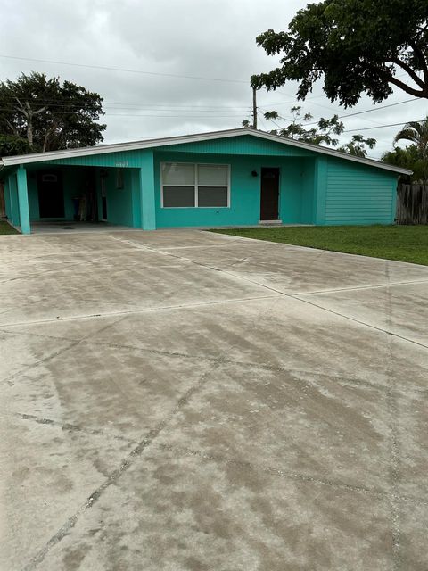 Photo of 8151 SE Evergreen Street, Hobe Sound, FL 33455 (MLS # R11131705)
