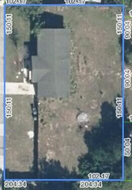 Tiny photo for 215 S Florida Avenue, Avon Park, FL 33825 (MLS # B26067721)