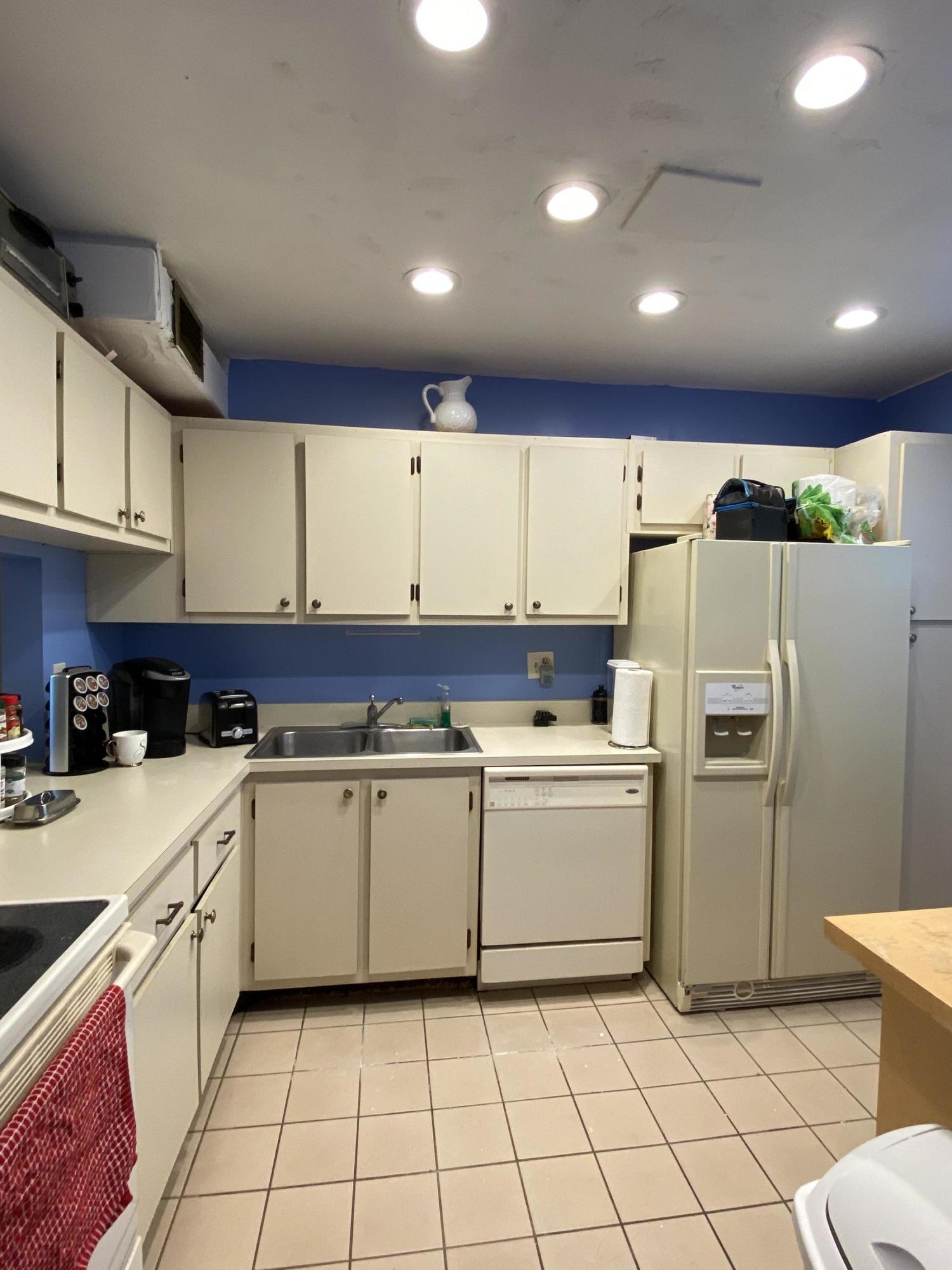 GOLDEN LAKES VILLAGE CONDO B C D - Residential