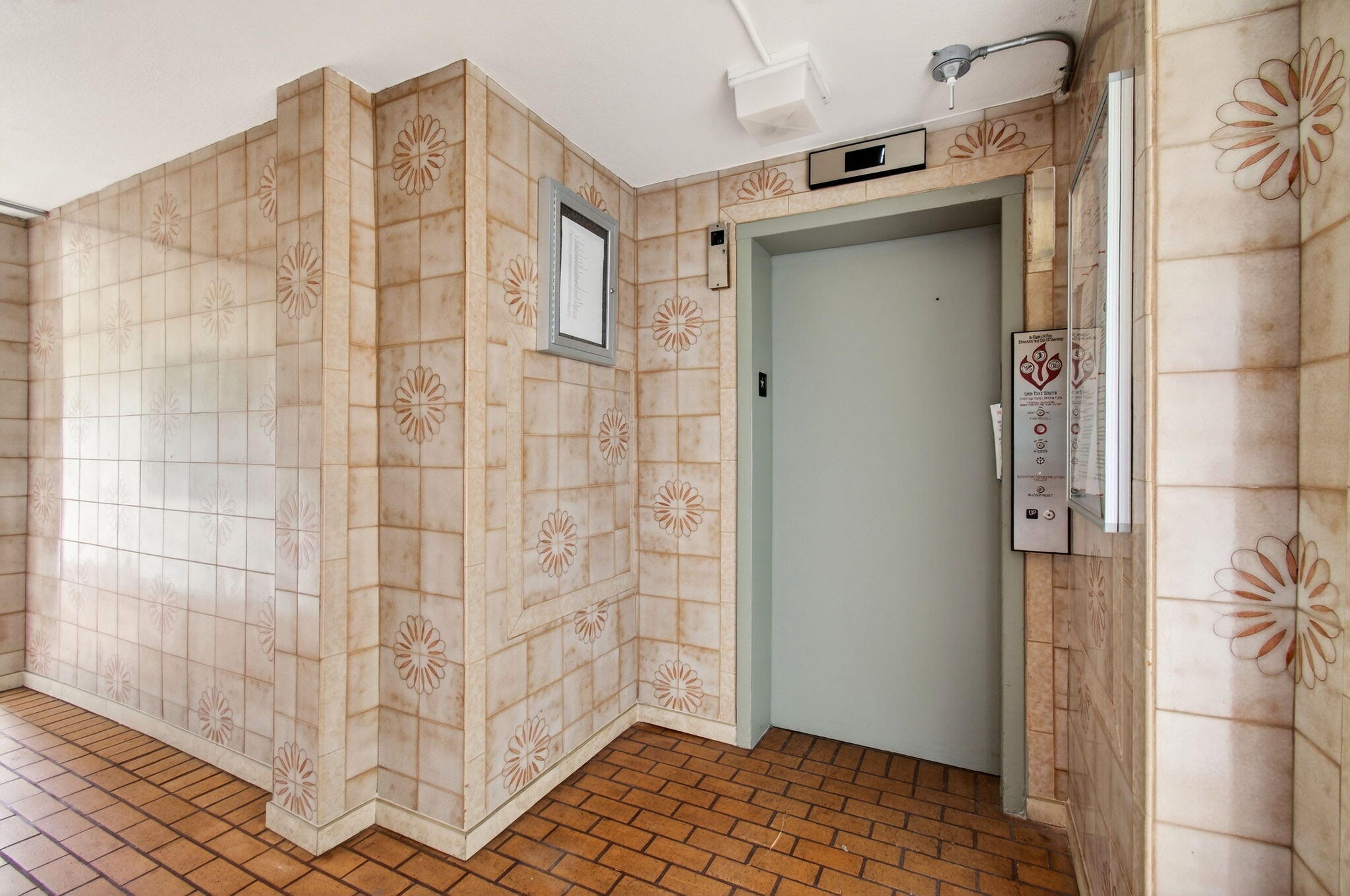 2902 Victoria Circle J-2