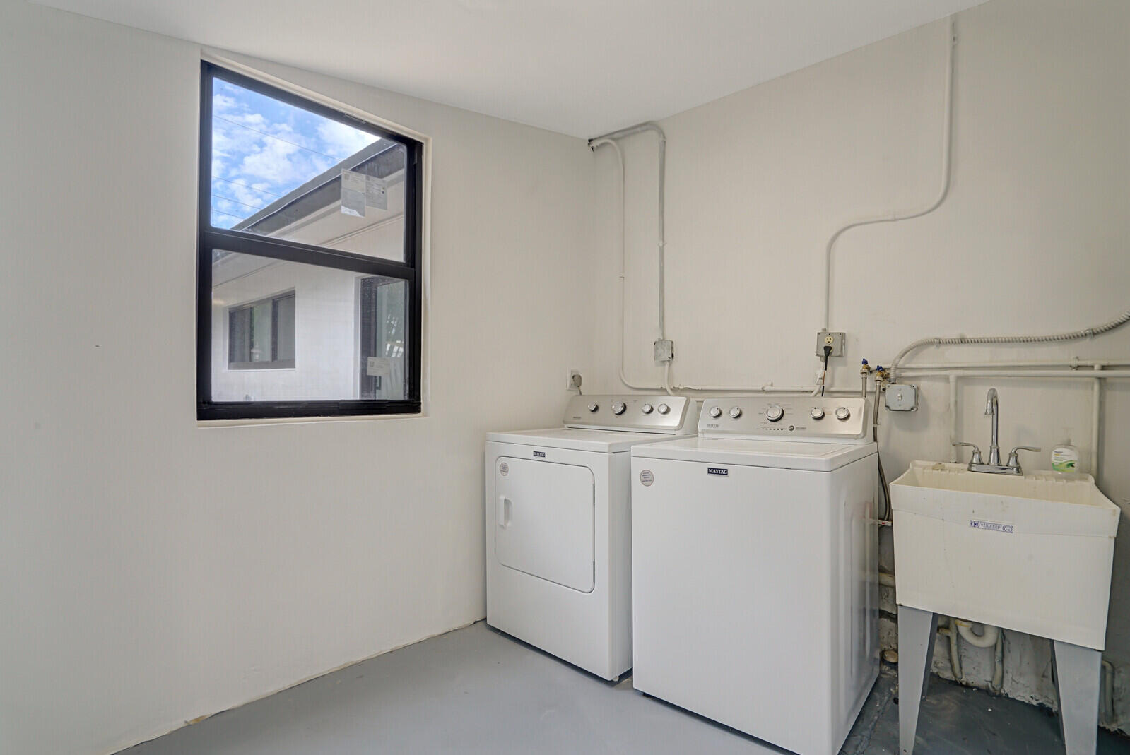 COVE 3RD SEC - Residential