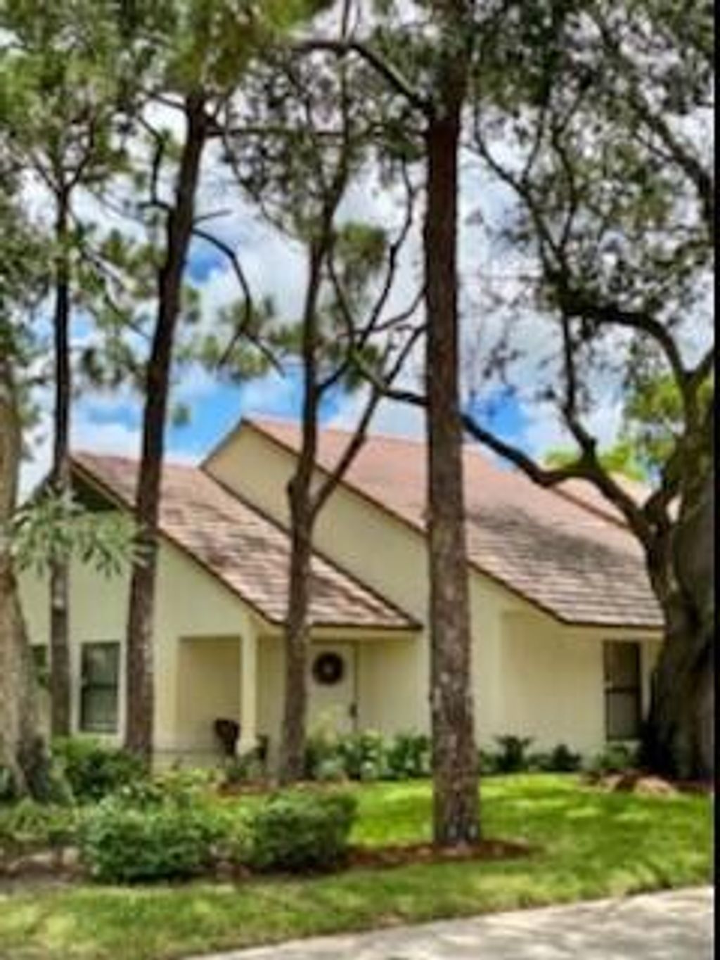 Photo of 801 Bannock Ter Terrace, Palm Beach Gardens, FL 33418 (MLS # R10730793)