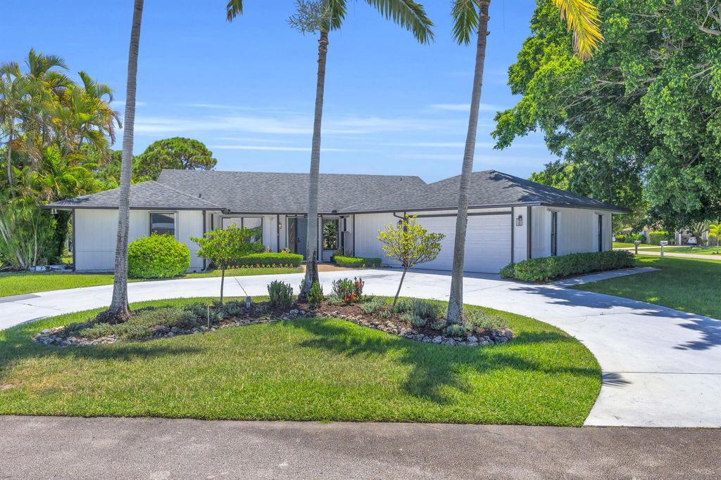Photo of 6558 SE Roanoke Court, Hobe Sound, FL 33455 (MLS # R11117537)