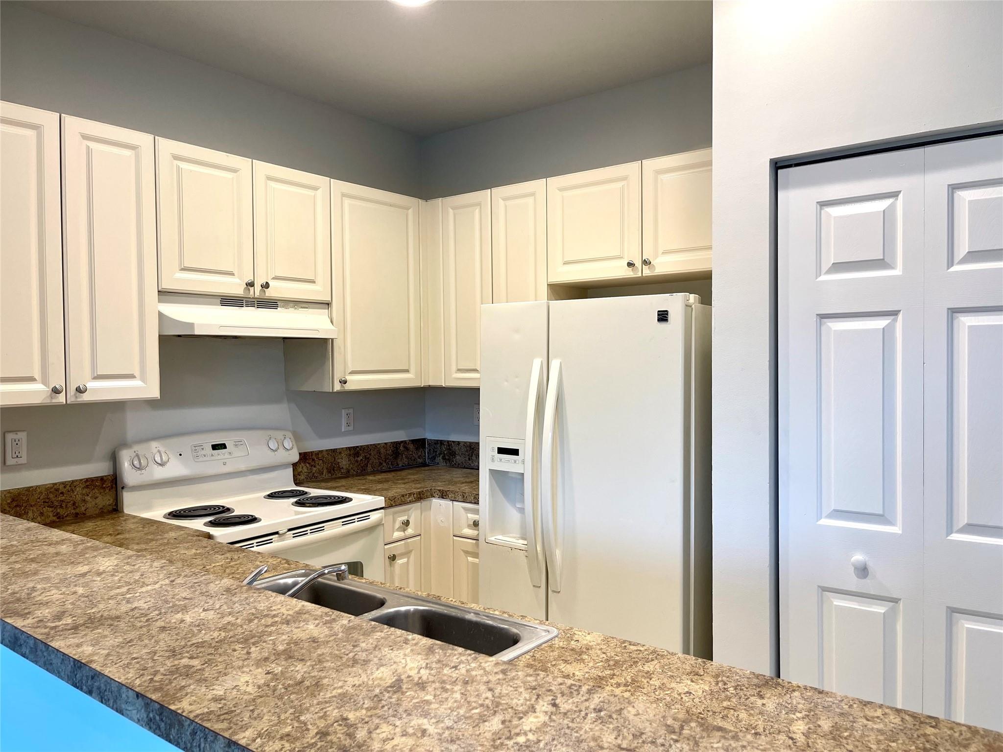 CORAL PARK TOWNHOMES WEST - Residential