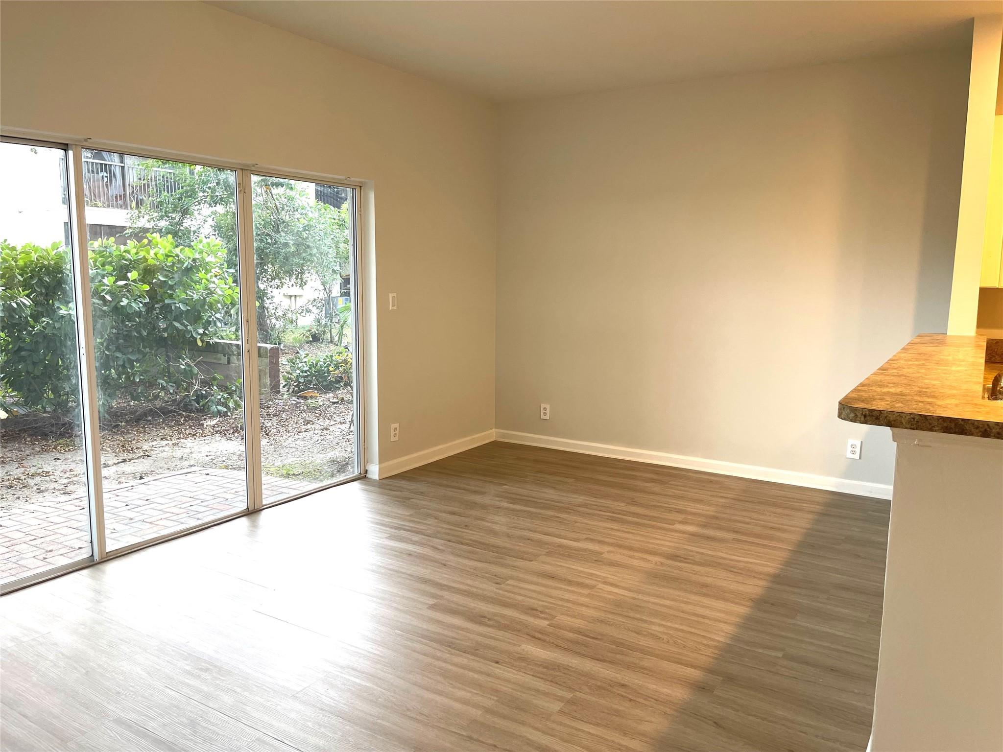 CORAL PARK TOWNHOMES WEST - Residential