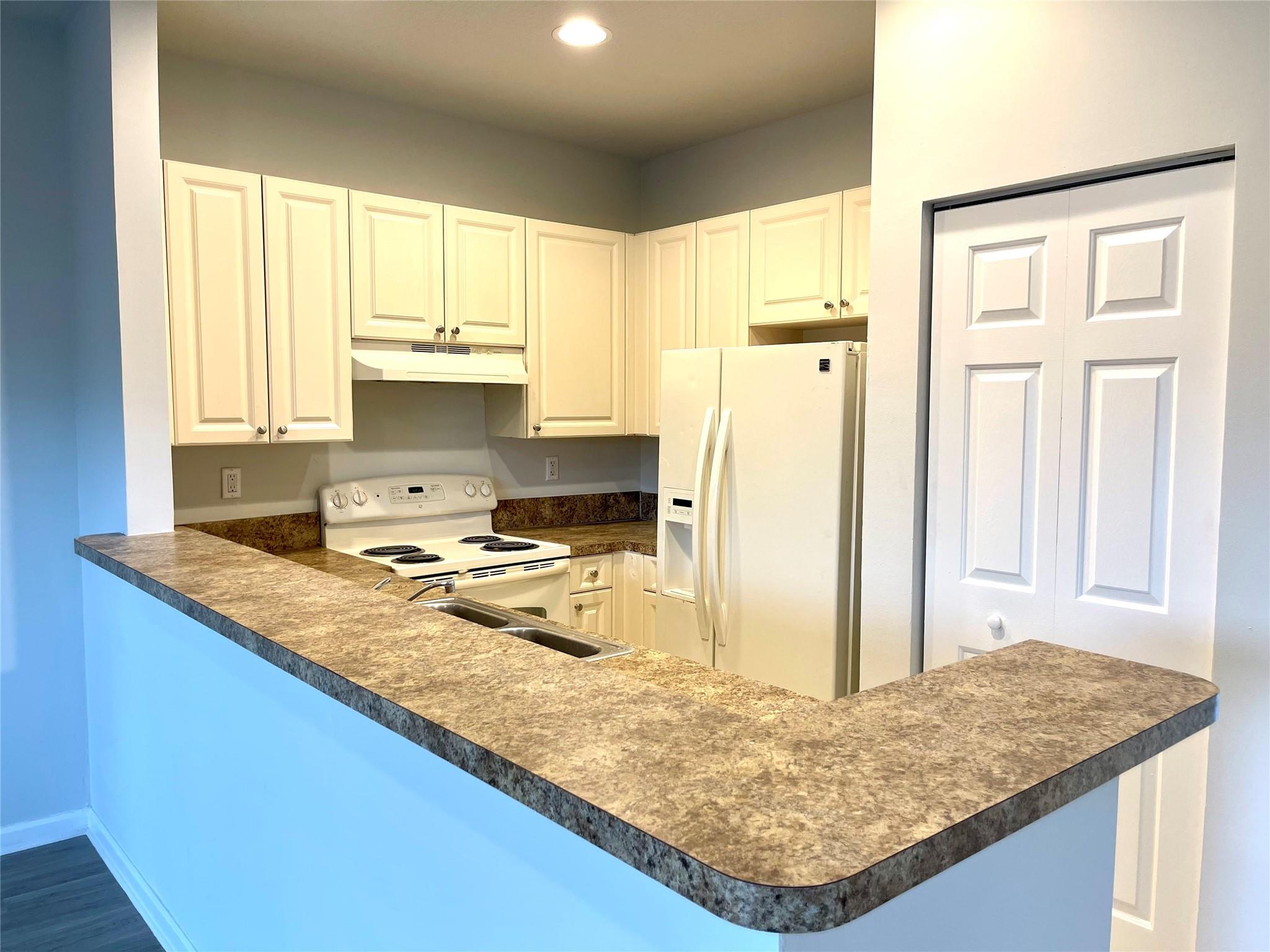 CORAL PARK TOWNHOMES WEST - Residential