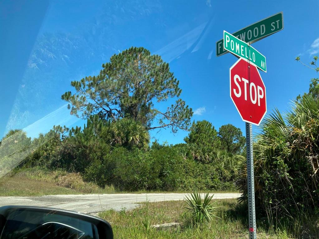Buildable lot in SW Palm Bay.