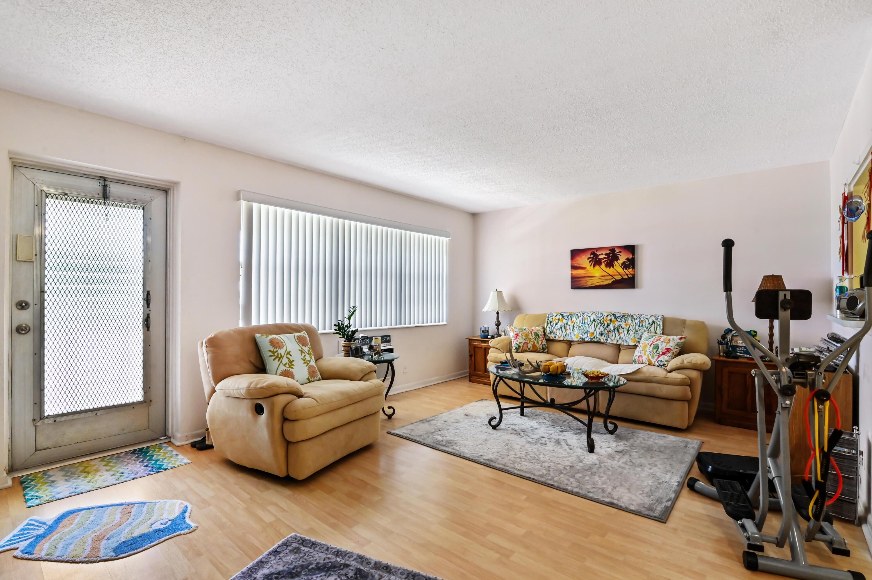 75 Camden Drive c, West Palm Beach FL 33417
