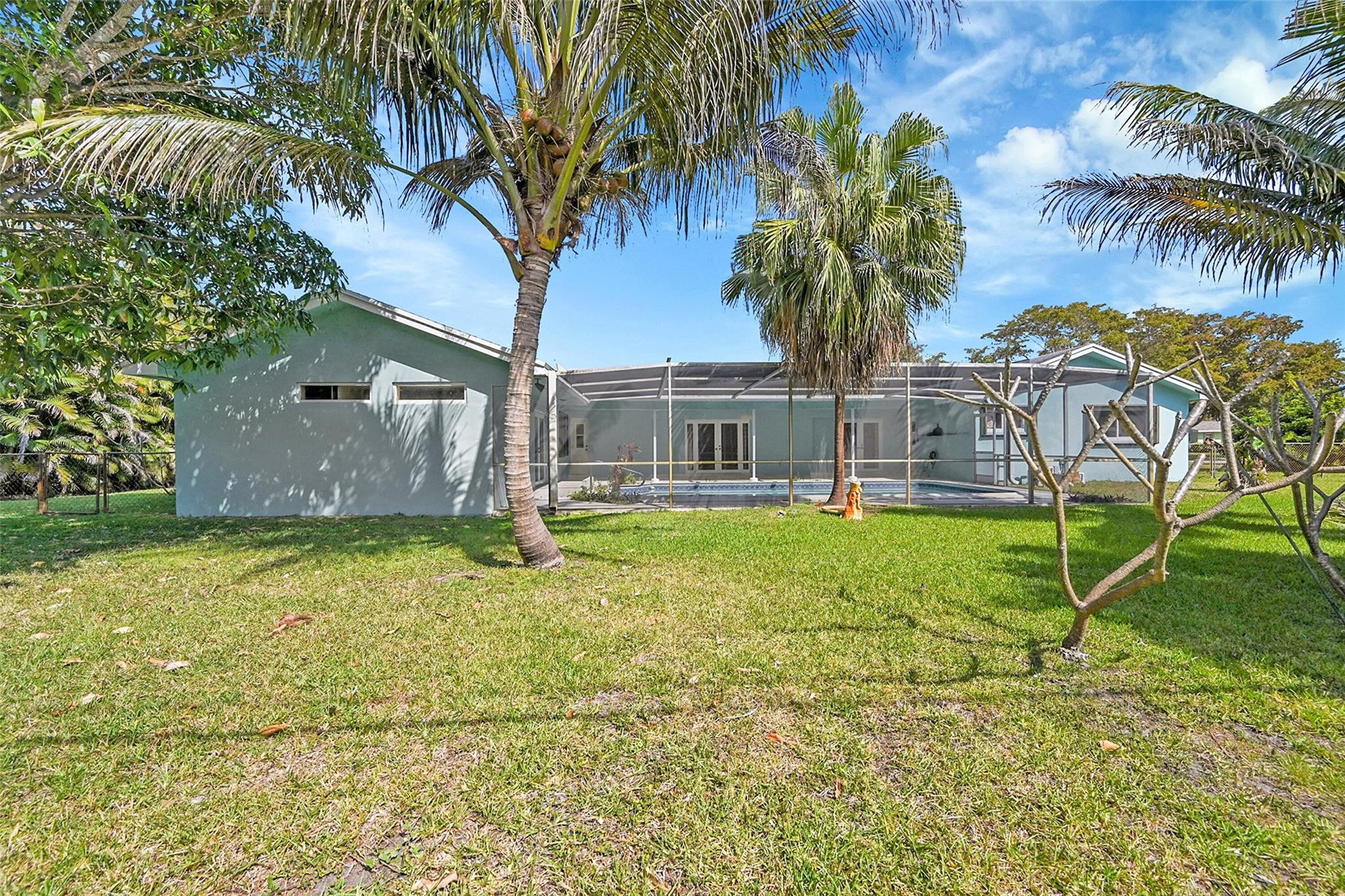 Plantations Secluded Gard - Residential