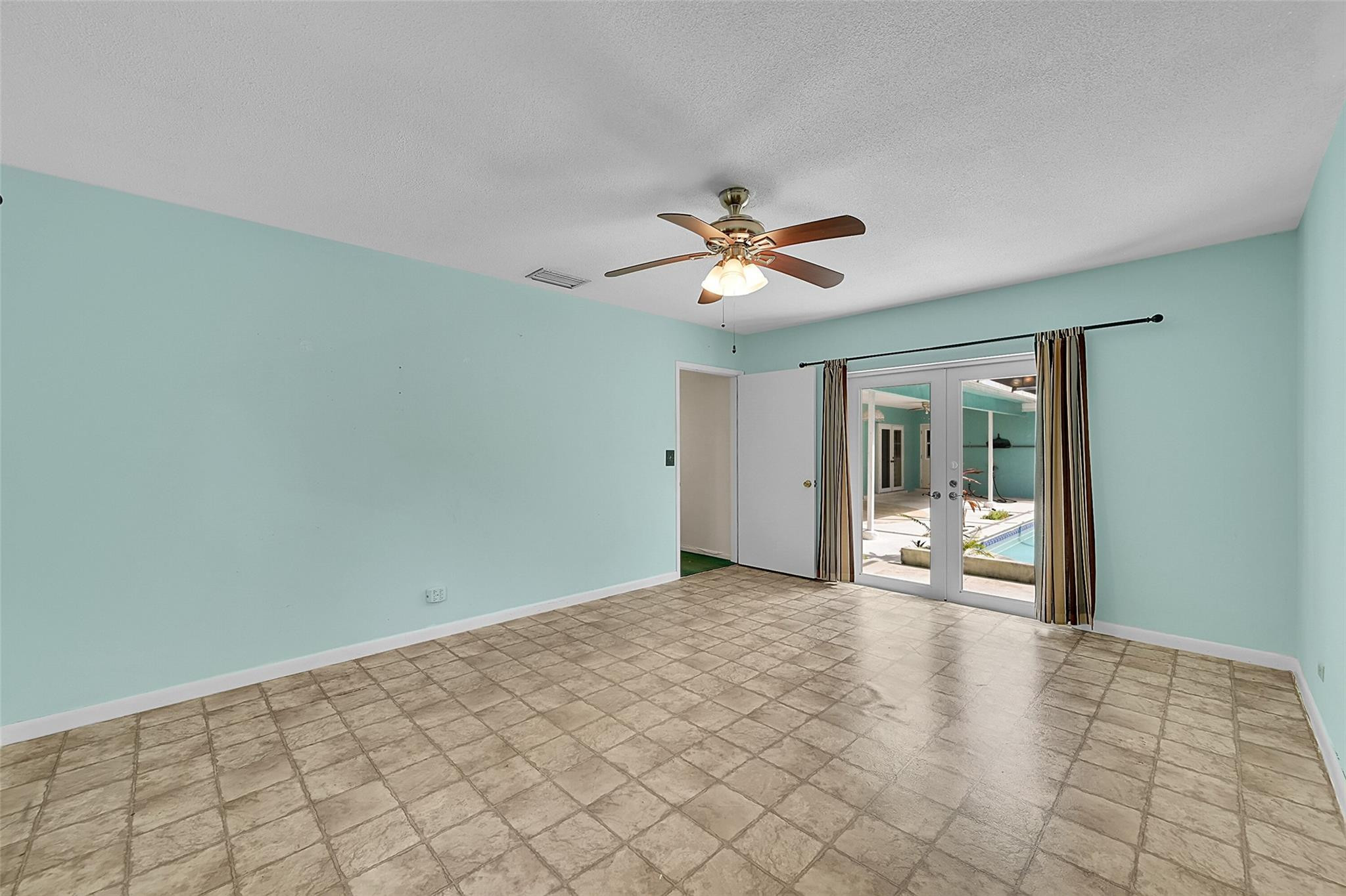 Plantations Secluded Gard - Residential