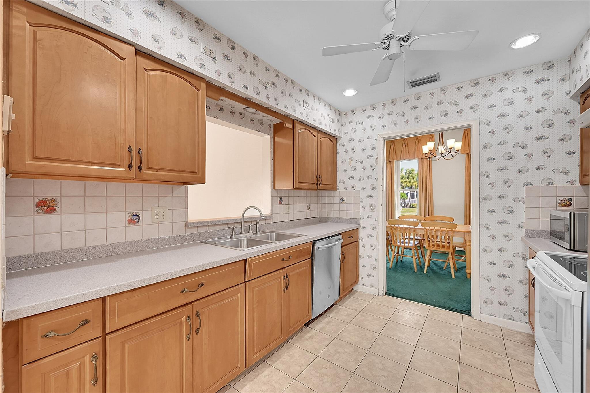 Plantations Secluded Gard - Residential