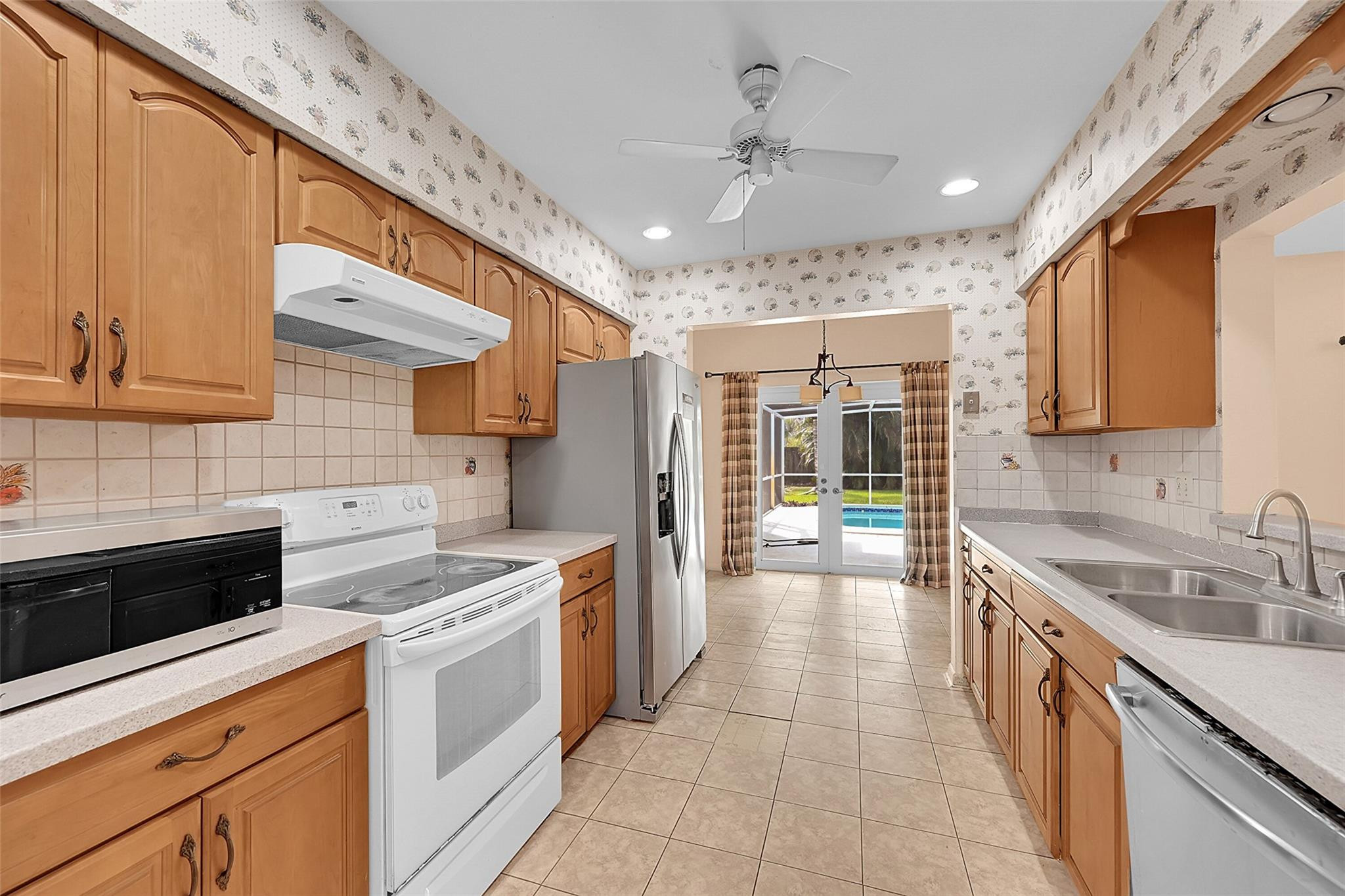 Plantations Secluded Gard - Residential